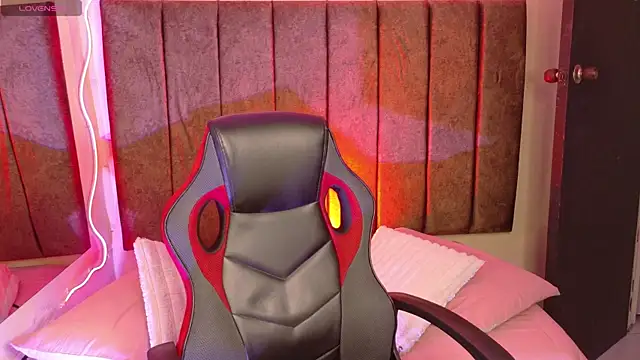 Snapshot of Megan__cole1 chatting on October 4, 2025, 4:36 am Megan cole1 online show from October 4, 2025, 4:36 am