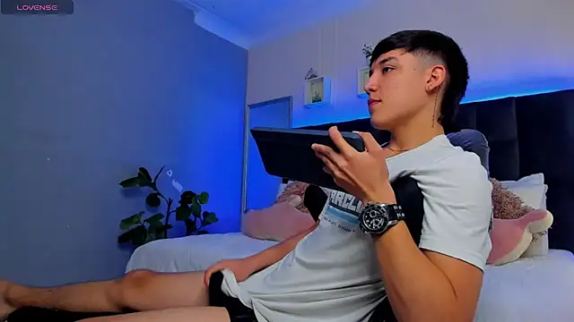 Snapshot of Ares_di_martin chatting on December 5, 2025, 3:21 pm Ares di martin online show from December 5, 2025, 3:21 pm