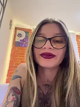 KoraSweett online show from February 14, 2026, 8:53 pm