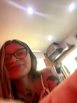 KoraSweett online show from November 14, 2025, 7:28 pm