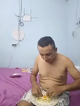 Snapshot of miroqui143 chatting on November 11, 2025, 12:16 am miroqui143 online show from November 11, 2025, 12:16 am