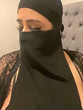 Pari Persianbaddie6 online show from April 7, 2026, 12:01 am