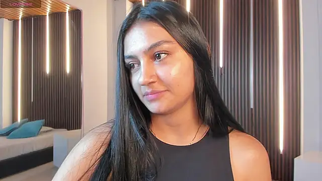 Snapshot of AidaJones chatting on October 31, 2025, 2:24 pm AidaJones online show from October 31, 2025, 2:24 pm