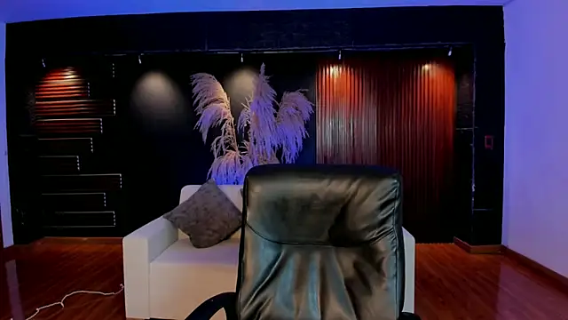 Snapshot of AidaJones chatting on September 15, 2025, 7:36 pm AidaJones online show from September 15, 2025, 7:36 pm