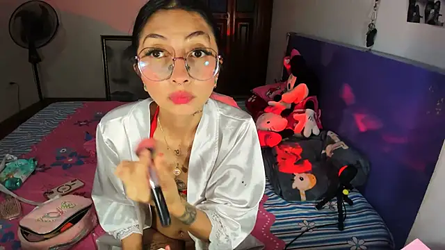 Snapshot of Anais_lux chatting on June 16, 2026, 11:49 pm Anais lux online show from June 16, 2026, 11:49 pm