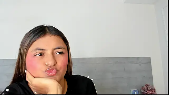 sunnyWhitee online show from March 20, 2026, 3:02 pm