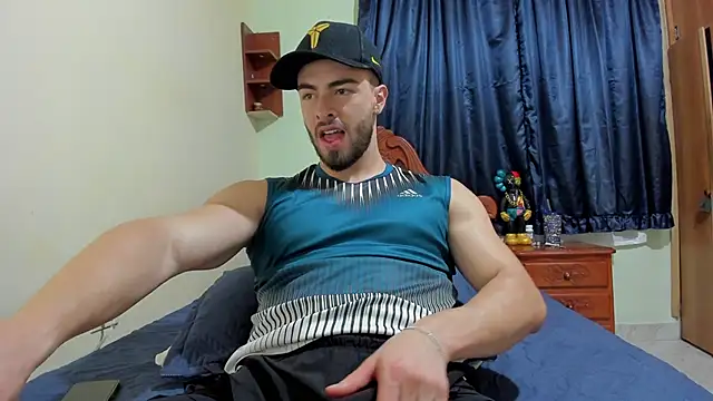 Snapshot of MaxDell chatting on November 14, 2025, 1:42 am MaxDell online show from November 14, 2025, 1:42 am