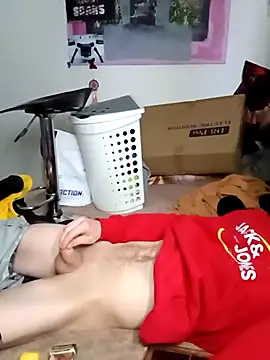 Snapshot of Wilsonn86 chatting on December 14, 2025, 4:29 am Wilsonn86 online show from December 14, 2025, 4:29 am