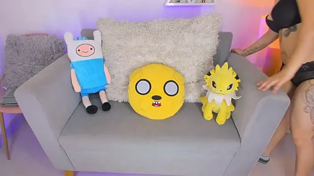 LusyKitty online show from November 6, 2025, 3:38 pm