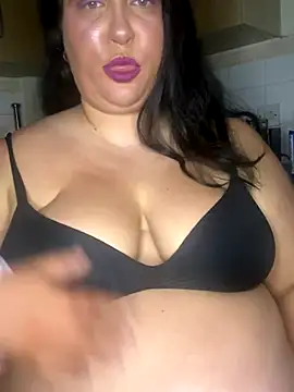 Snapshot of roxey-1997 chatting on October 27, 2025, 8:21 pm roxey-1997 online show from October 27, 2025, 8:21 pm