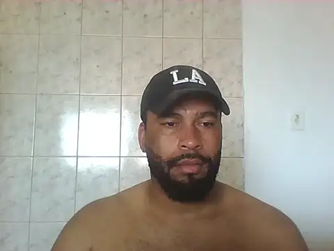 Snapshot of OliveiraSeven chatting on May 6, 2026, 1:26 pm OliveiraSeven online show from May 6, 2026, 1:26 pm