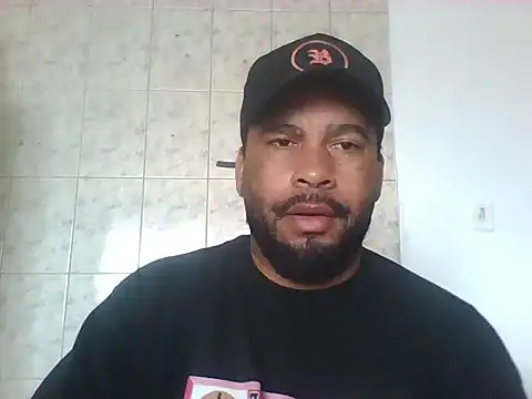 Snapshot of OliveiraSeven chatting on May 11, 2026, 3:29 pm OliveiraSeven online show from May 11, 2026, 3:29 pm