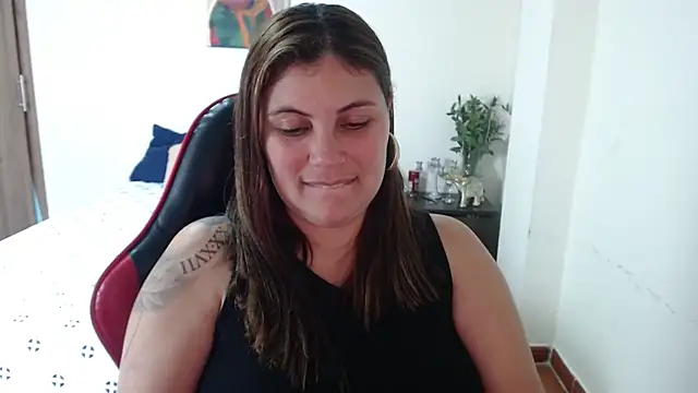 Secret Bella online show from January 14, 2026, 10:46 pm