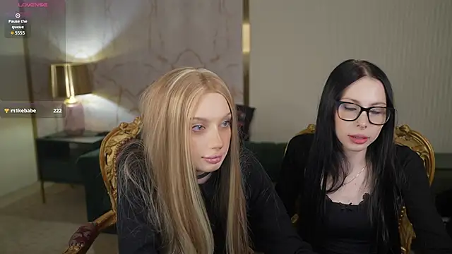 VivianSweet  online show from March 10, 2026, 3:27 pm