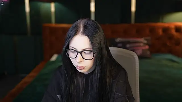 VivianSweet  online show from March 19, 2026, 11:32 am