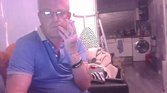 hefin18 online show from October 2, 2025, 8:12 pm