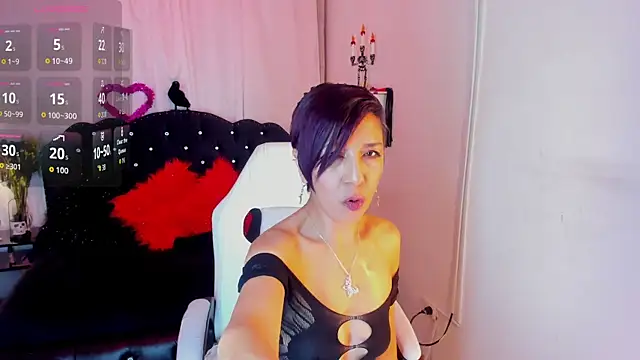 Snapshot of Trinityy__ chatting on February 17, 2026, 7:00 pm Trinityy online show from February 17, 2026, 7:00 pm