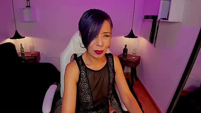 Snapshot of Trinityy__ chatting on May 27, 2026, 7:43 pm Trinityy online show from May 27, 2026, 7:43 pm