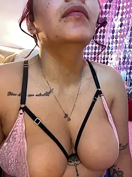 Snapshot of Nicol_V chatting on January 11, 2026, 5:36 am Nicol V online show from January 11, 2026, 5:36 am