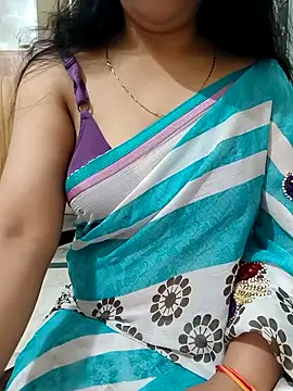 Snapshot of roshni_agrawal0 chatting on October 6, 2025, 7:20 am roshni agrawal0 online show from October 6, 2025, 7:20 am