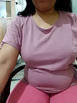 Snapshot of roshni_agrawal0 chatting on October 4, 2025, 10:17 am roshni agrawal0 online show from October 4, 2025, 10:17 am