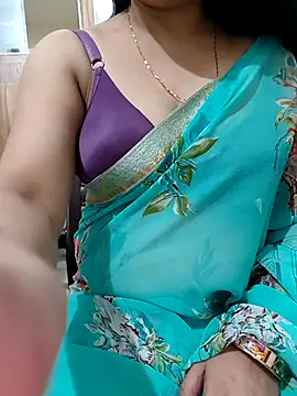 Snapshot of roshni_agrawal0 chatting on September 23, 2025, 8:21 am roshni agrawal0 online show from September 23, 2025, 8:21 am