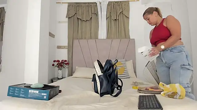 Lady miss    online show from September 26, 2025, 12:34 pm