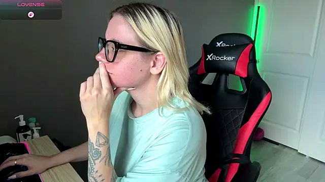 Charlies world online show from September 26, 2025, 5:42 pm