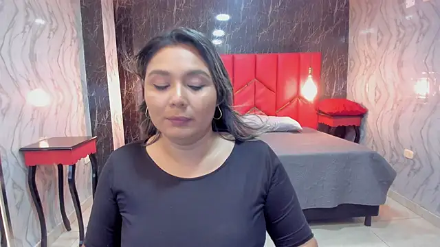 Snapshot of LatinaHoleQueen chatting on December 5, 2025, 4:16 pm LatinaHoleQueen online show from December 5, 2025, 4:16 pm