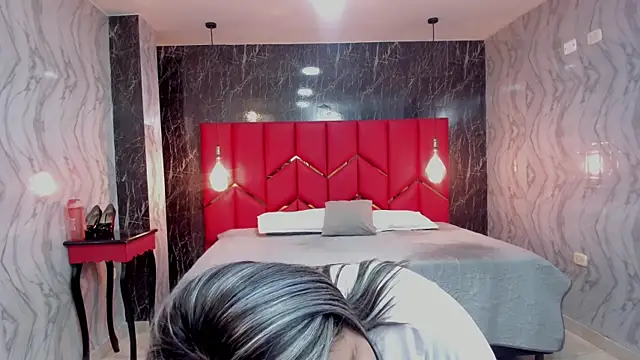 Snapshot of LatinaHoleQueen chatting on February 25, 2026, 2:06 pm LatinaHoleQueen online show from February 25, 2026, 2:06 pm