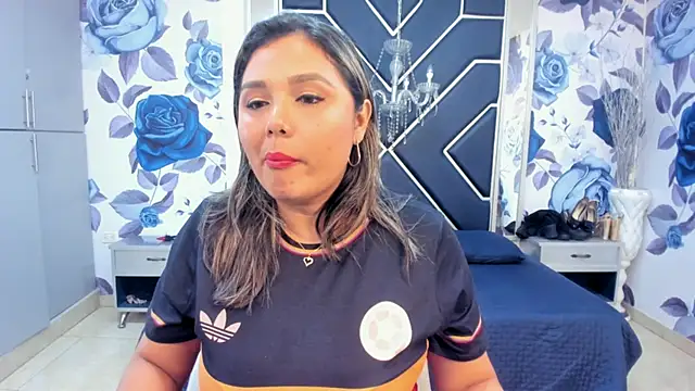 LatinaHoleQueen online show from October 14, 2025, 2:50 pm