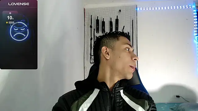 dylan apol0 online show from October 2, 2025, 5:33 am