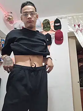 Snapshot of Ethanho0t chatting on October 25, 2025, 4:40 pm Ethanho0t online show from October 25, 2025, 4:40 pm