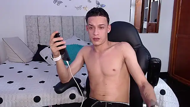 Snapshot of Ethanho0t chatting on January 15, 2026, 10:29 am Ethanho0t online show from January 15, 2026, 10:29 am