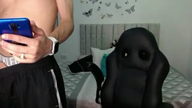 Snapshot of Ethanho0t chatting on January 7, 2026, 9:03 am Ethanho0t online show from January 7, 2026, 9:03 am