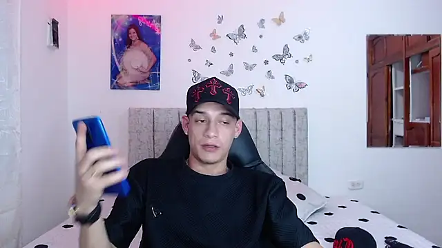 Snapshot of Ethanho0t chatting on January 12, 2026, 10:33 am Ethanho0t online show from January 12, 2026, 10:33 am