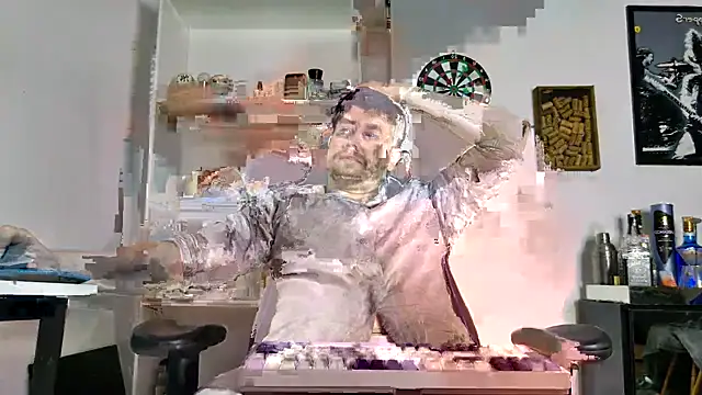 Snapshot of aaron_nvk chatting on November 5, 2025, 9:18 pm aaron nvk online show from November 5, 2025, 9:18 pm