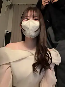 MOEMOE-Q online show from April 5, 2026, 1:40 pm