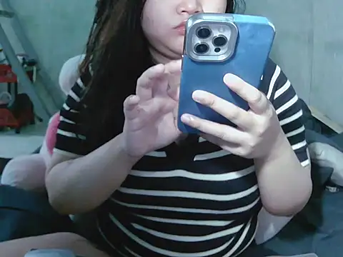 Snapshot of Lily3322 chatting on March 29, 2026, 12:18 pm Lily3322 online show from March 29, 2026, 12:18 pm