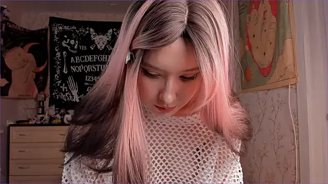 CutiePatoootie online show from December 14, 2025, 7:19 pm