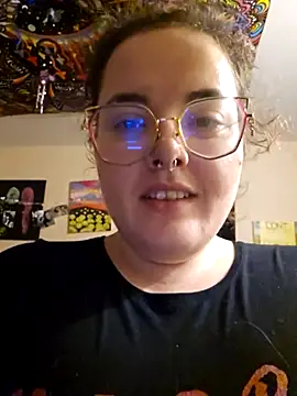 nuttiebuddy1 online show from November 5, 2025, 12:14 am