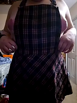 nuttiebuddy1 online show from November 15, 2025, 7:12 am