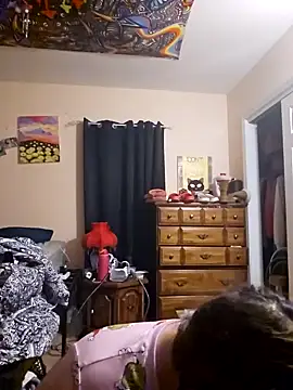 nuttiebuddy1 online show from October 30, 2025, 5:17 am