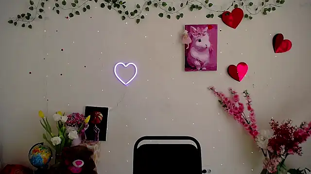 Amanda Bright  online show from March 12, 2026, 11:14 am