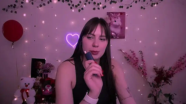 Amanda Bright  online show from April 23, 2026, 9:49 am