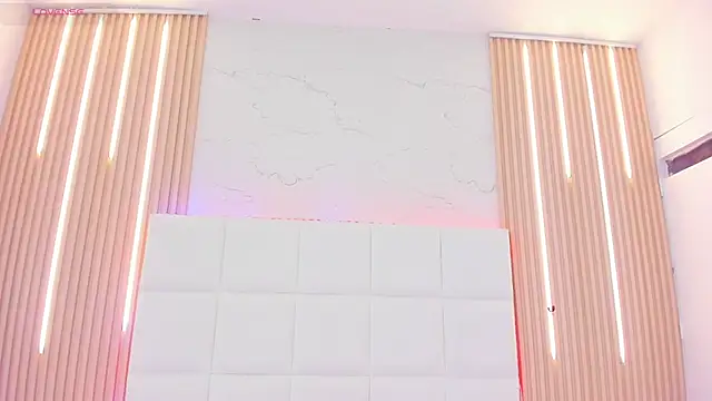 Snapshot of Elody_rousse chatting on November 5, 2025, 12:41 pm Elody rousse online show from November 5, 2025, 12:41 pm