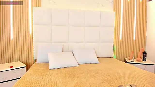 Snapshot of Elody_rousse chatting on October 24, 2025, 12:37 pm Elody rousse online show from October 24, 2025, 12:37 pm