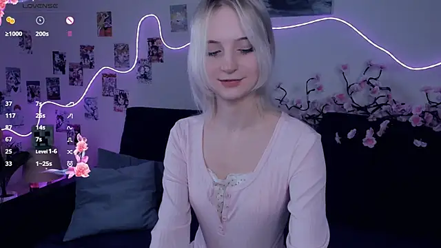 Snapshot of Megan--chan chatting on January 13, 2026, 6:01 pm Megan--chan online show from January 13, 2026, 6:01 pm