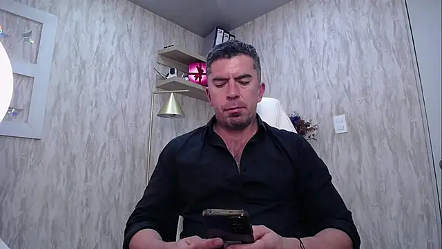 JuanKFit 45 online show from March 9, 2026, 3:32 am