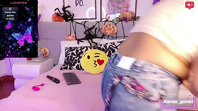Alanaa Gomez online show from October 11, 2025, 2:51 pm